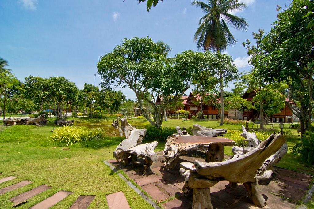 Bueng Bua Thong Resort Ban Huai Yai Esterno foto
